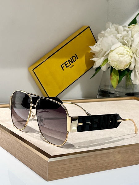 Fendi Sunglasses(AAAA)-311