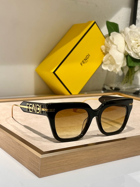 Fendi Sunglasses(AAAA)-224