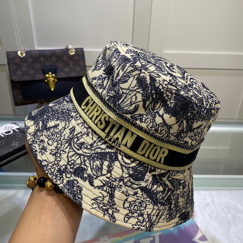 Dior Cap-121