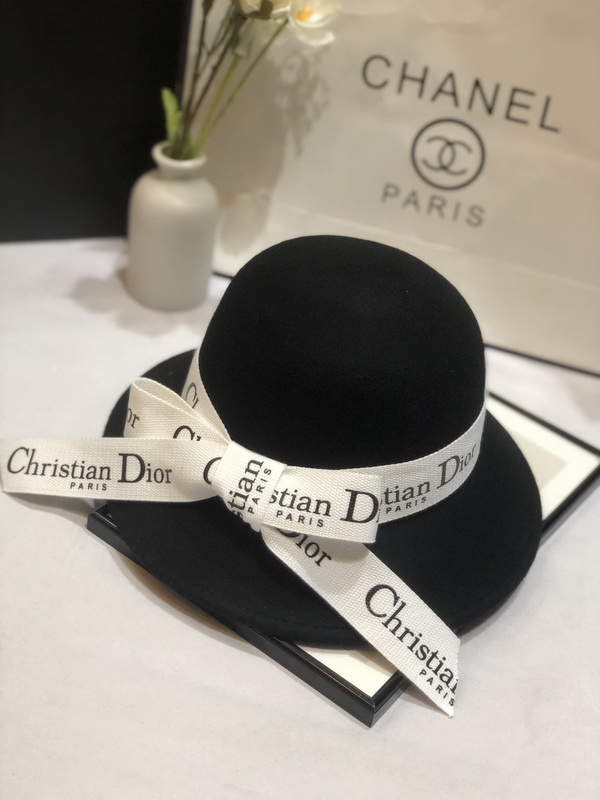 Dior Cap-221