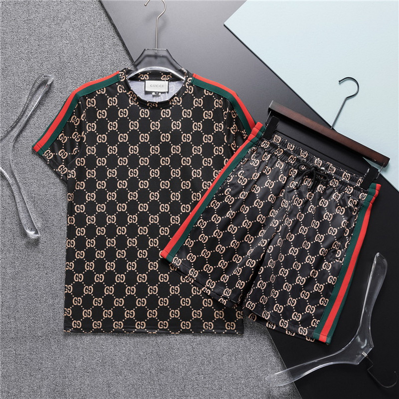 Gucci Suits-270