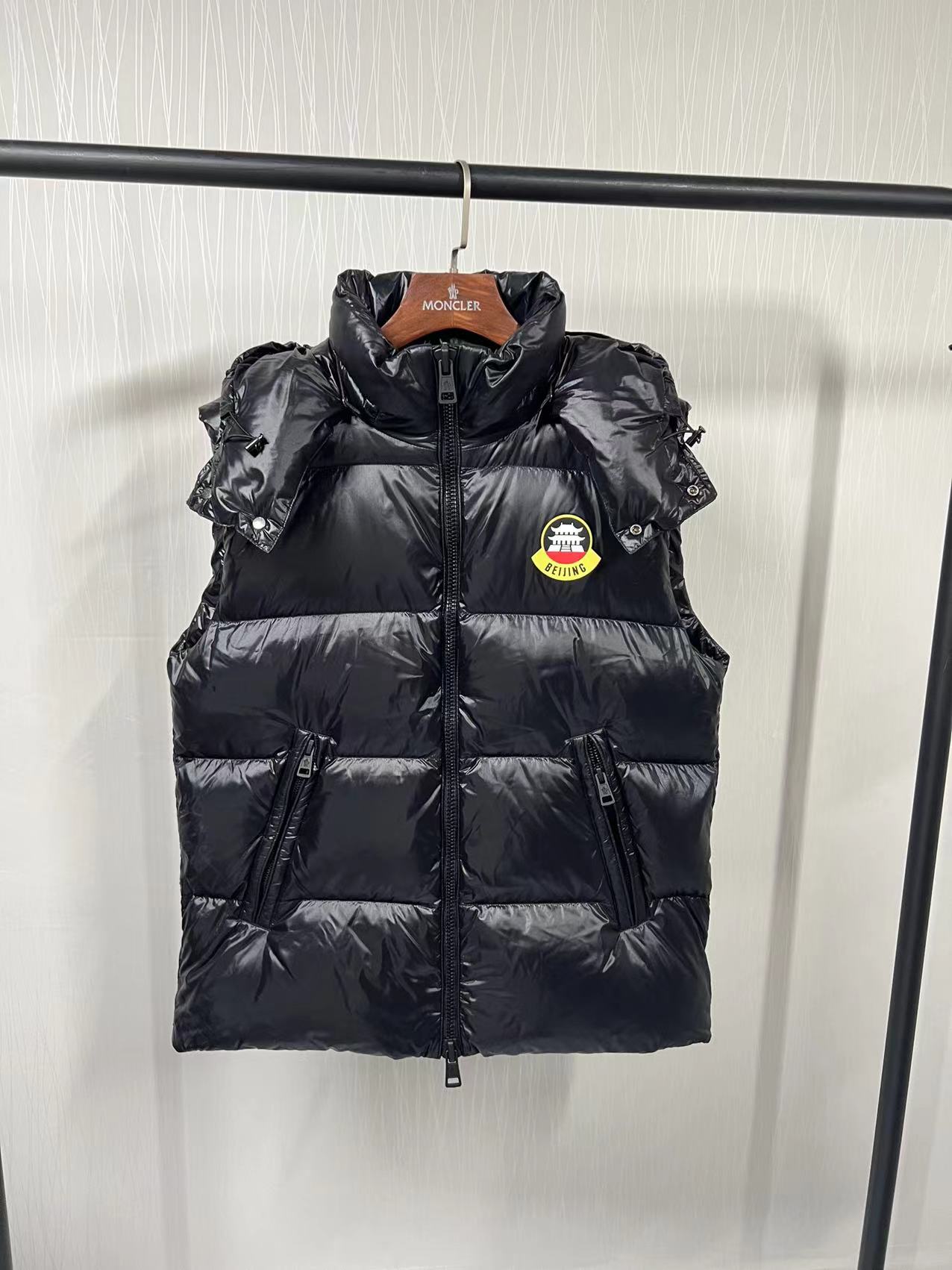 Moncler Vest Coat-029