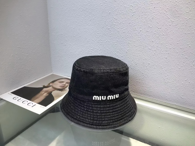 miumiu Cap-025