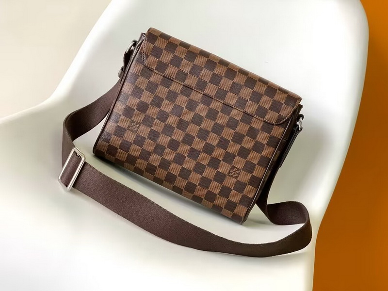 LV Handbags AAA(Men)-081