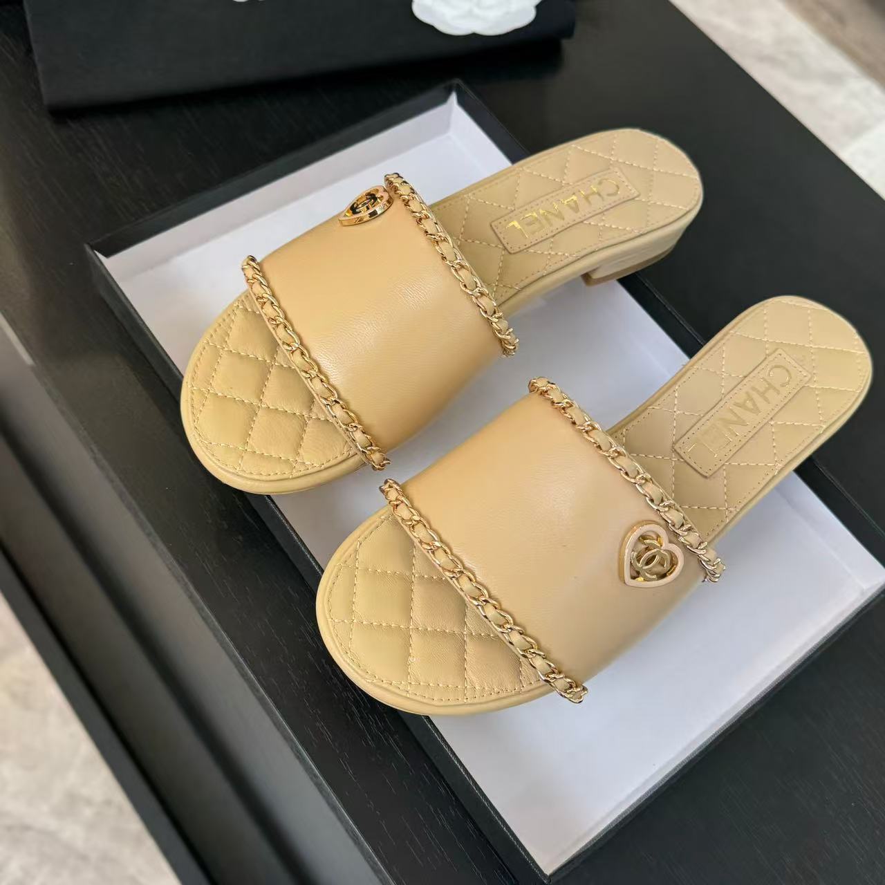 Chanel Slippers Women(AAA)-017