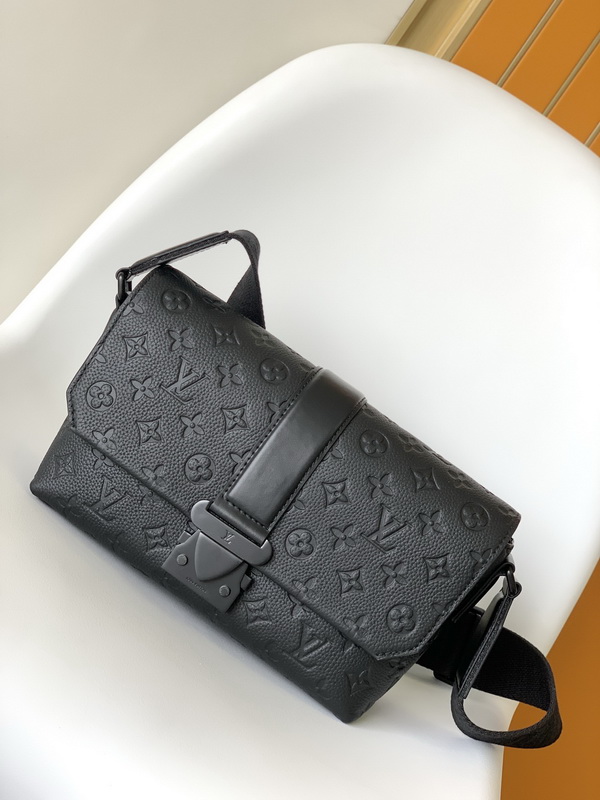 LV Handbags AAA(Men)-095