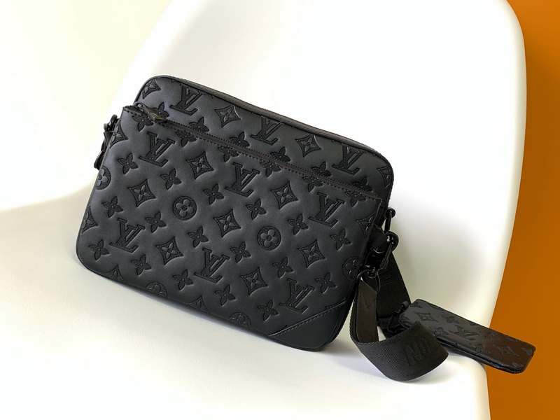 LV Handbags AAA(Men)-098