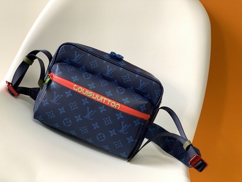 LV Handbags AAAA(Men)-134