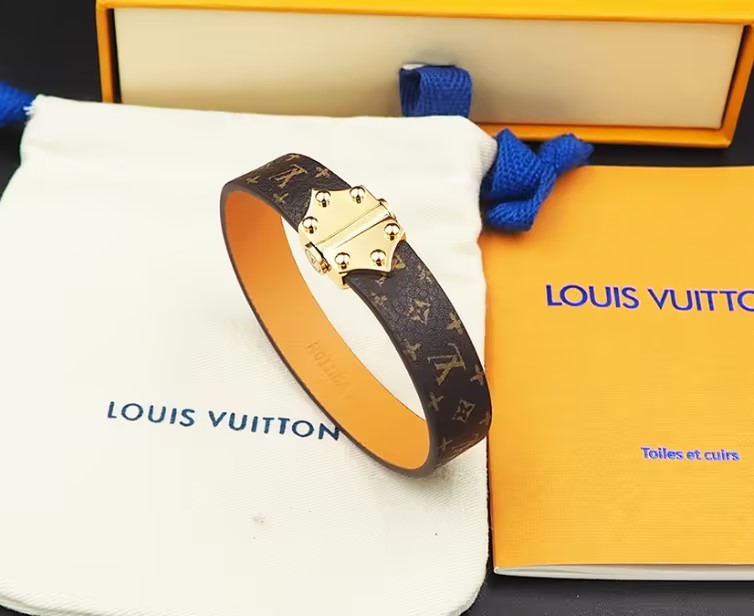 LV Bracelet-005