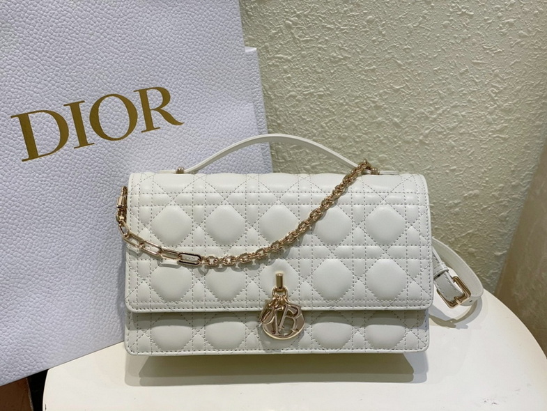 Dior Handbags AAA(Women)-232