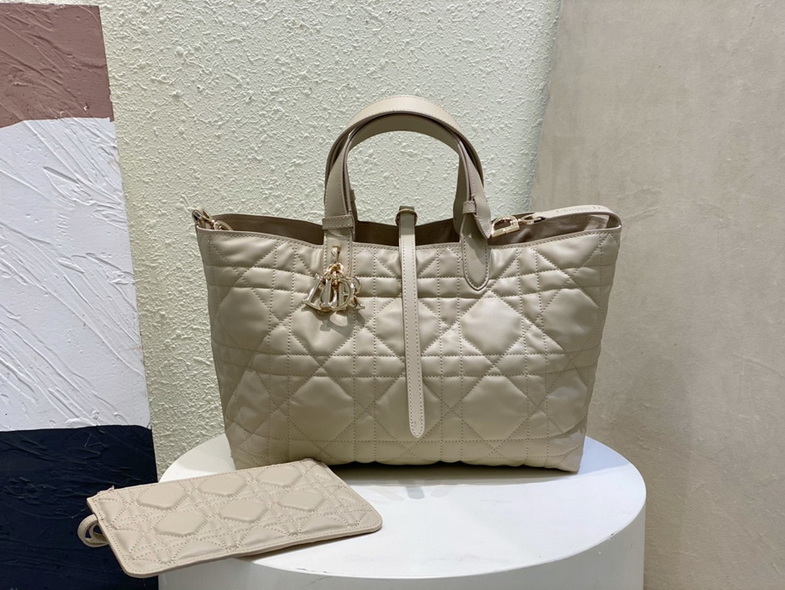 Dior Handbags AAA(Women)-239