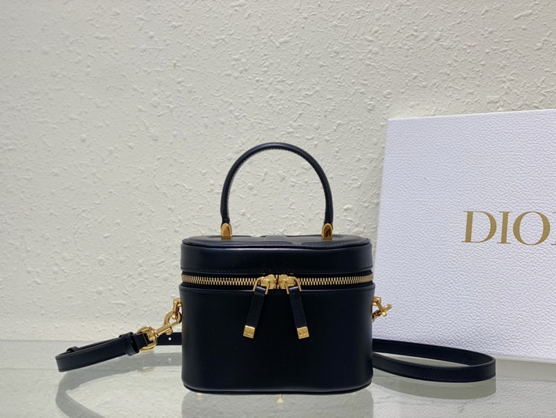 Dior Handbags AAA(Women)-262