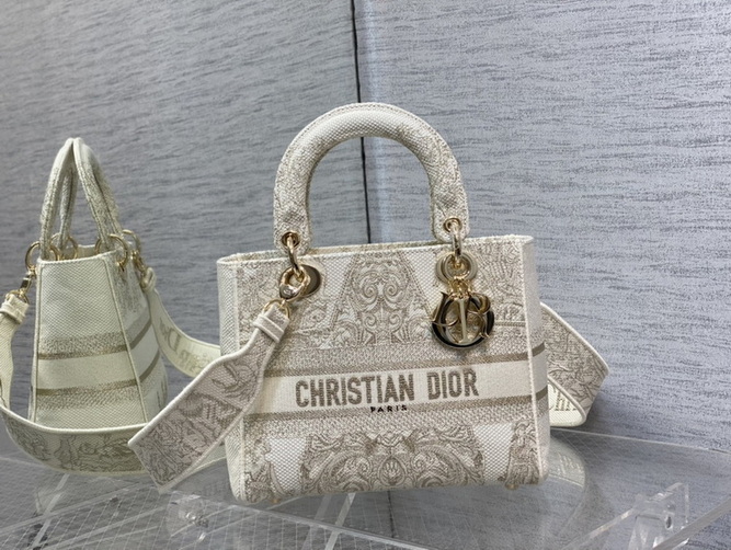 Dior Handbags AAA(Women)-273