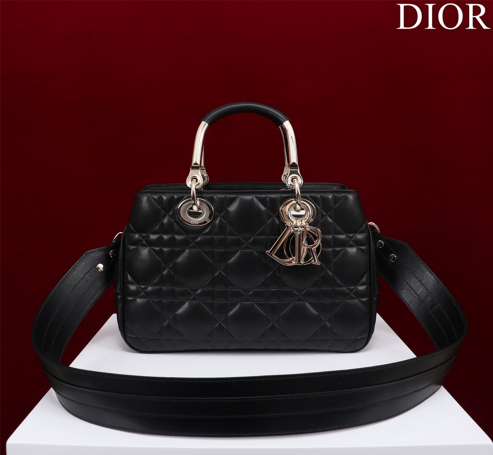 Dior Handbags AAA(Women)-277