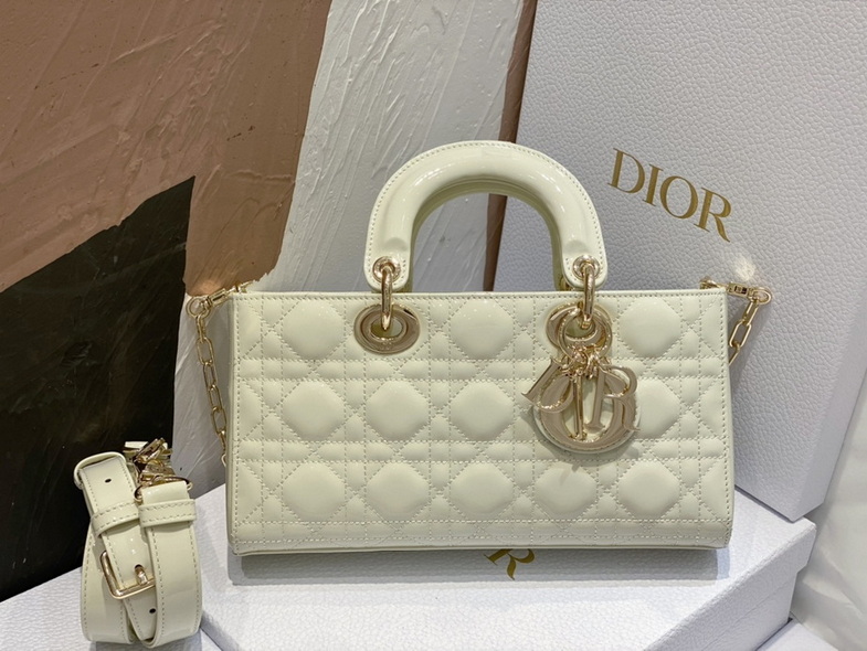 Dior Handbags AAA(Women)-302