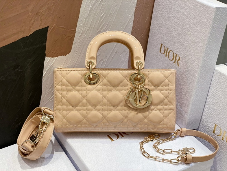 Dior Handbags AAA(Women)-303