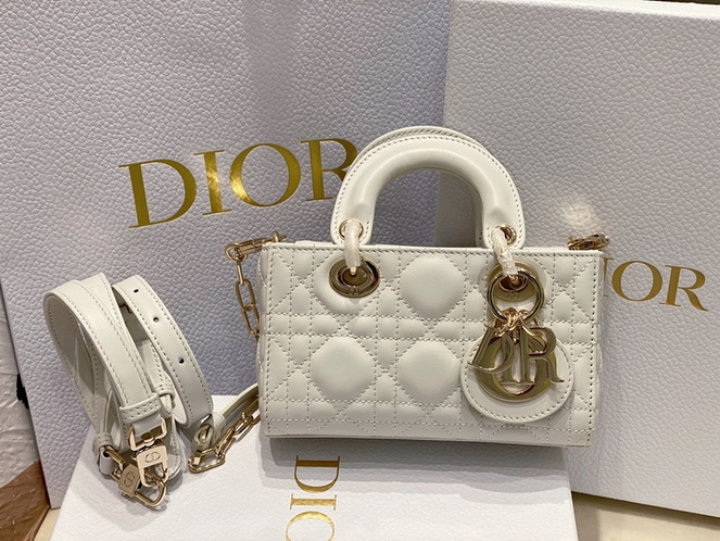 Dior Handbags AAA(Women)-383