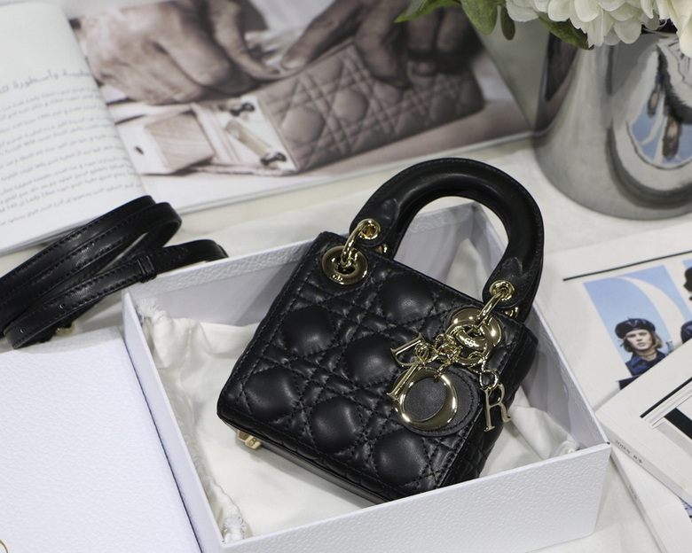 Dior Handbags AAA(Women)-422