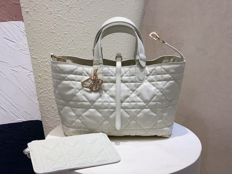 Dior Handbags AAA(Women)-472