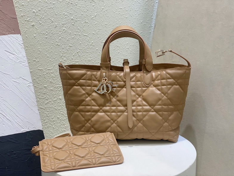 Dior Handbags AAA(Women)-475