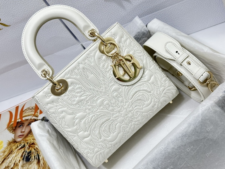 Dior Handbags AAA(Women)-213