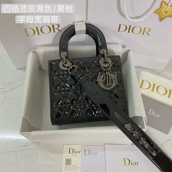 Dior Handbags AAA(Women)-476