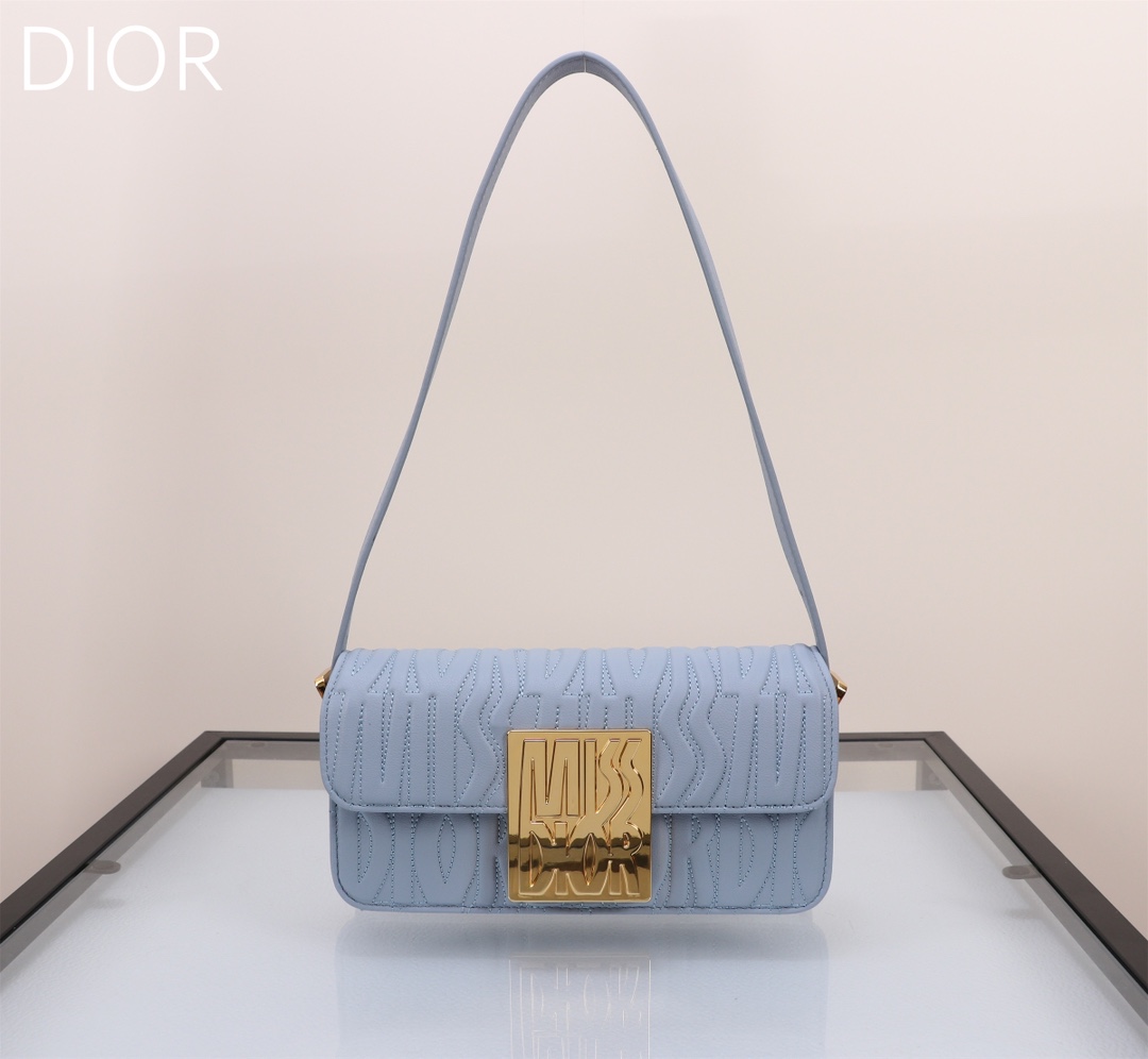 Dior Handbags AAA(Women)-526