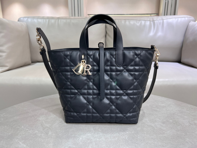 Dior Handbags AAA(Women)-536