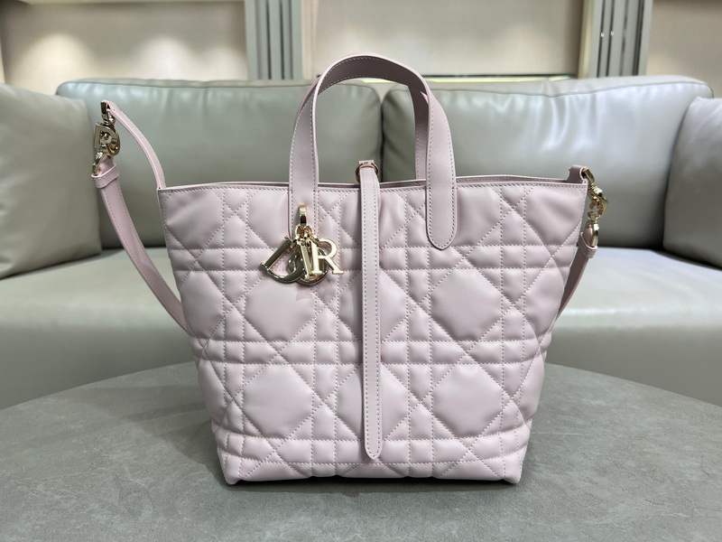 Dior Handbags AAA(Women)-539