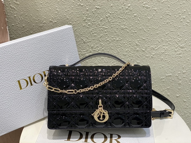 Dior Handbags AAA(Women)-559