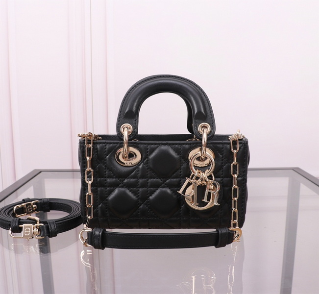 Dior Handbags AAA(Women)-582