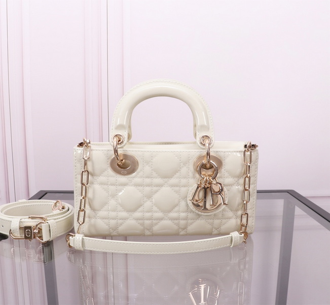 Dior Handbags AAA(Women)-583