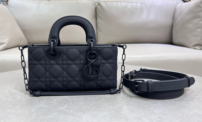 Dior Handbags AAA(Women)-584