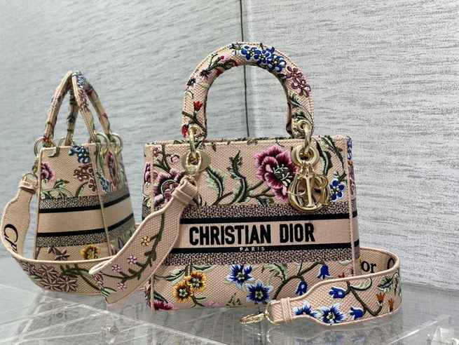 Dior Handbags AAA(Women)-607