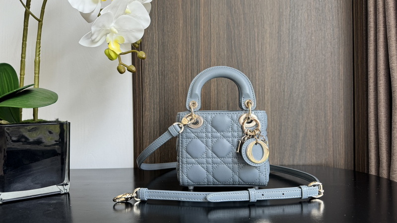 Dior Handbags AAA(Women)-614