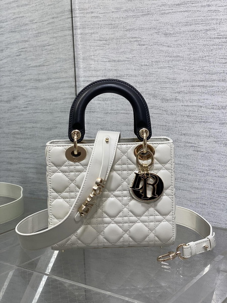 Dior Handbags AAA(Women)-635