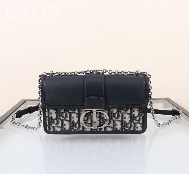 Dior Handbags AAA(Women)-637