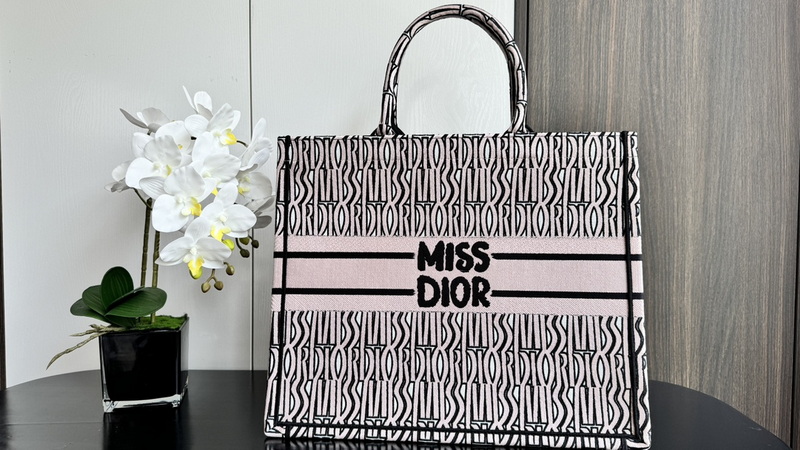 Dior Handbags AAA(Women)-640