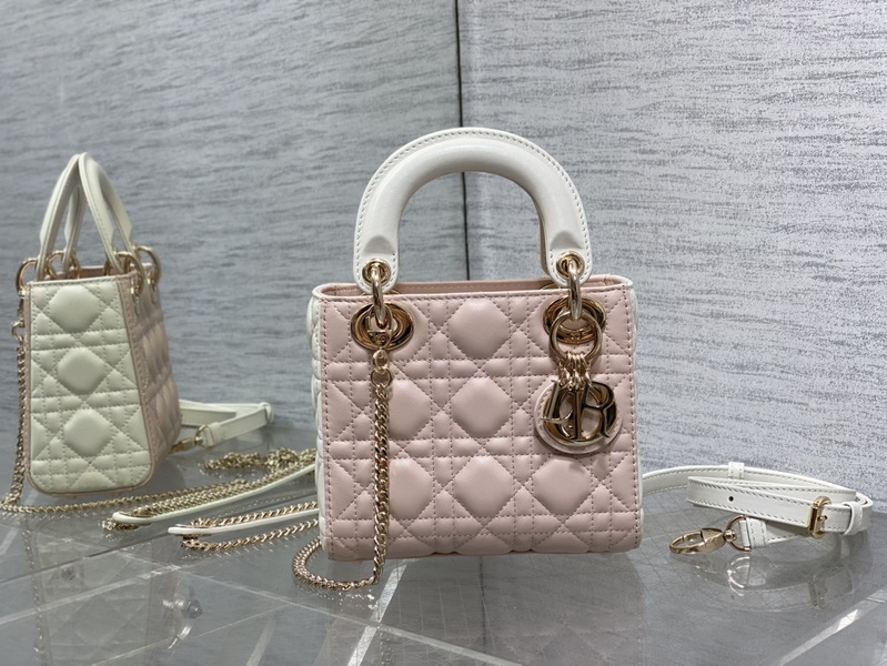 Dior Handbags AAA(Women)-674