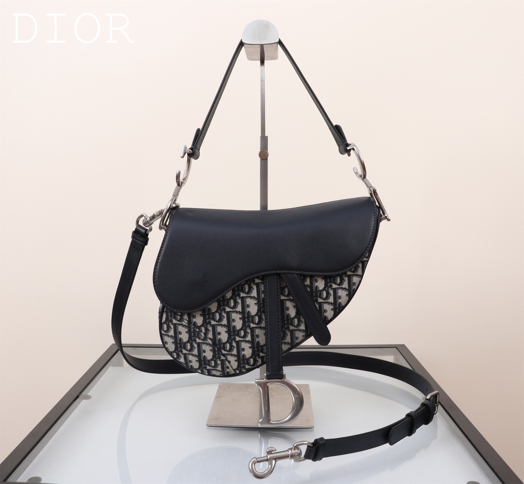 Dior Handbags AAA(Women)-676