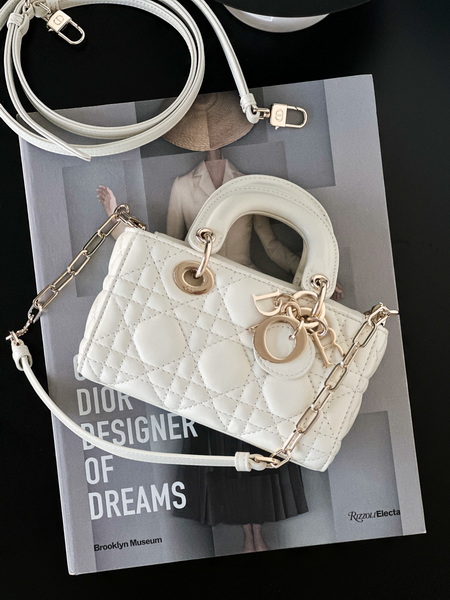 Dior Handbags AAA(Women)-699