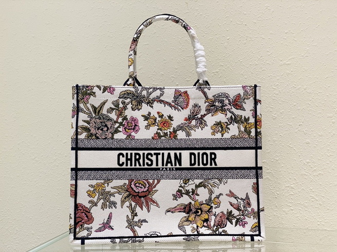 Dior Handbags AAA(Women)-738